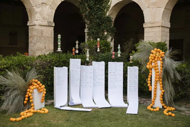 Papelería y gifting · 01