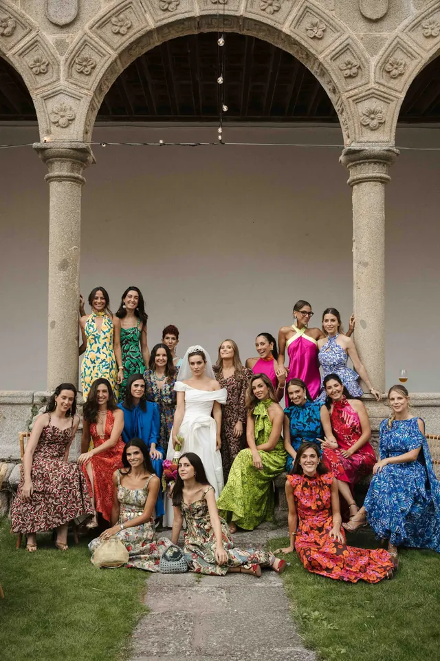 Vestidos de las testigos · 01